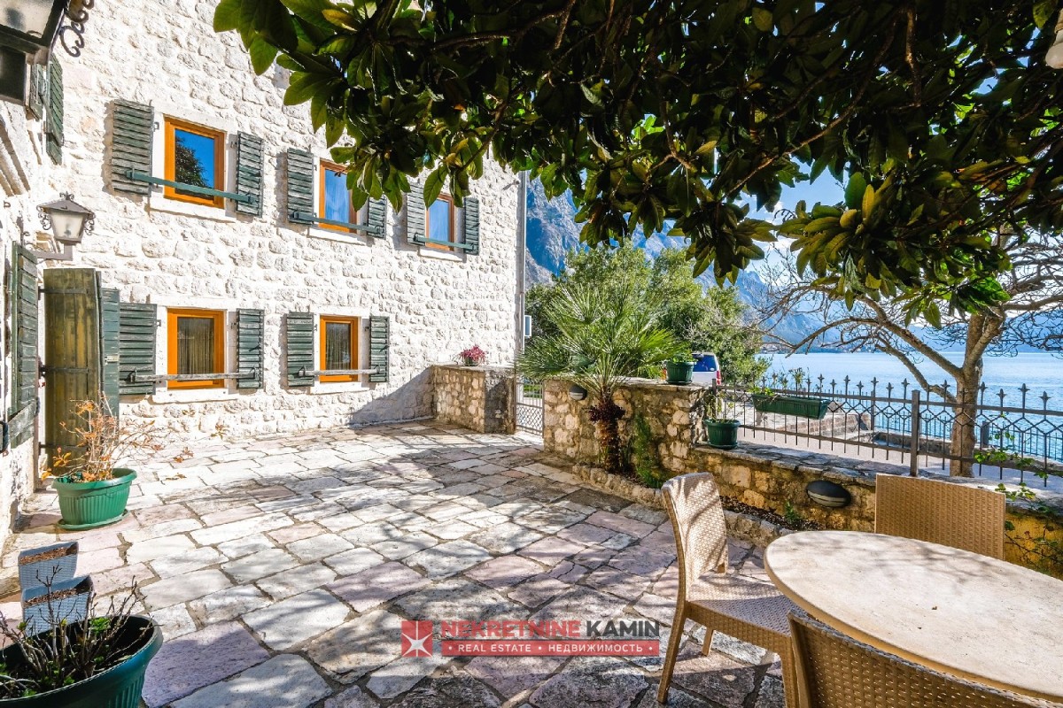 Exclusive Seafront Villa with Pool, Orahovac, Bay of Kotor